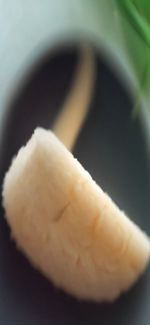 糖心破解版缓存下载管理界面，显示下载进度条、已下载大小，列表左侧有节目标题与缩略图